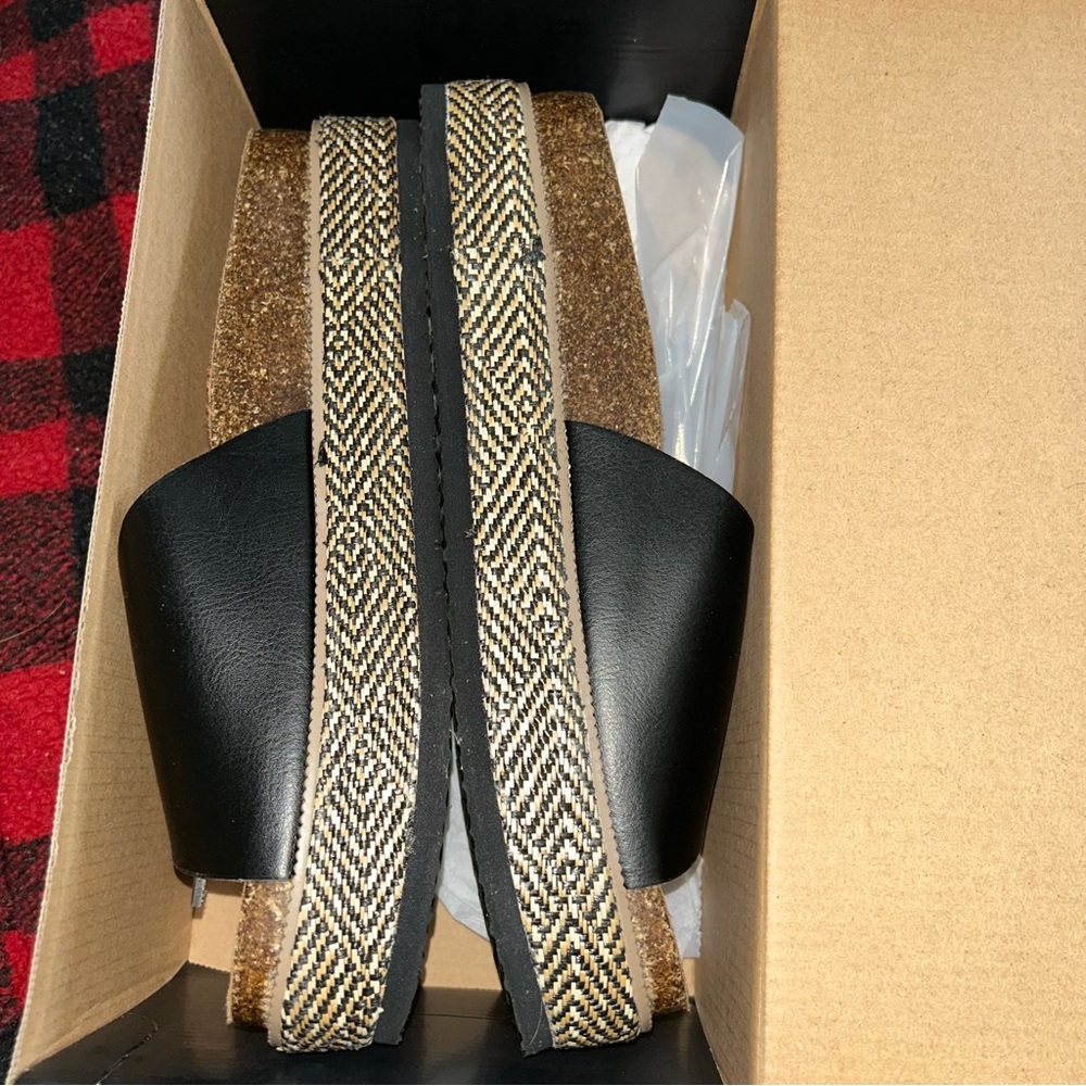No Boundaries Women's Cork Platform Contour Footbed Sandals NIB - Picture 9 of 10